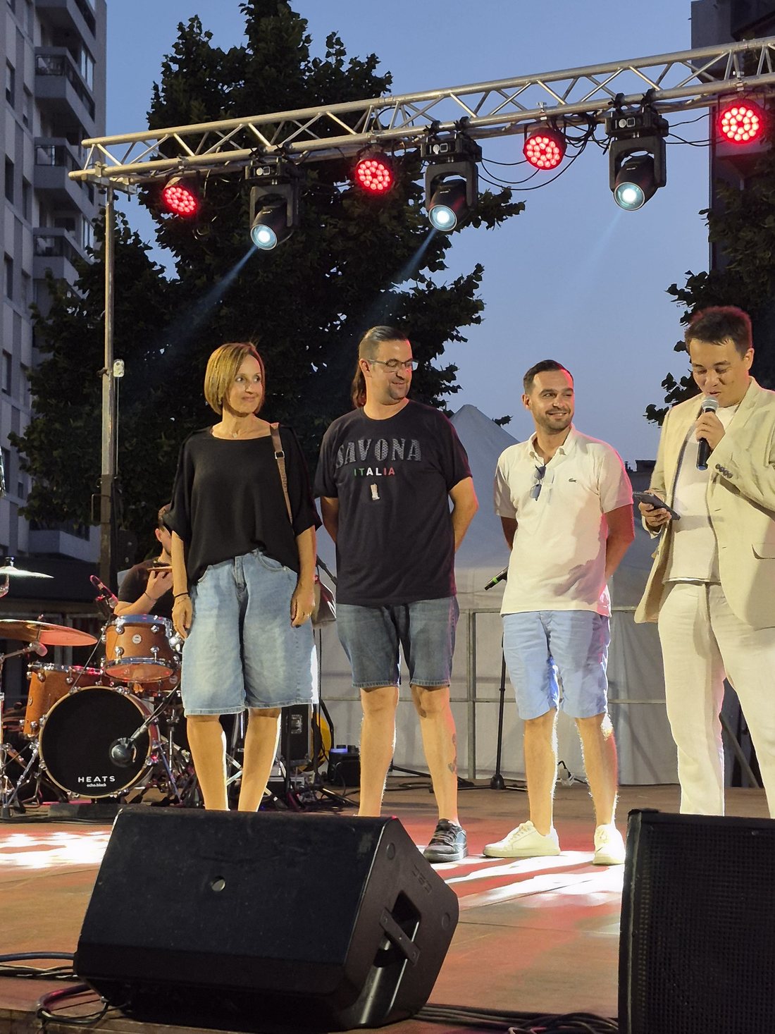 Les élus de la Ville d'Aubagne sur scène